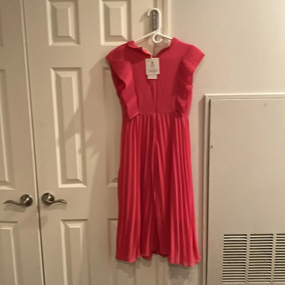 Pink dress - Picture 3 of 4